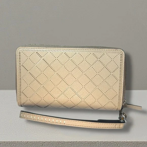 ✨EUC Tory Burch Diamond Laser Cut Zip Around, Leather Wallet/Wristlet - Picture 3 of 6